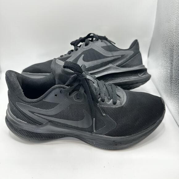 Nike Downshifter Women's Size 7 Triple Black Running Shoes CI9986-001 2019 - Picture 1 of 7